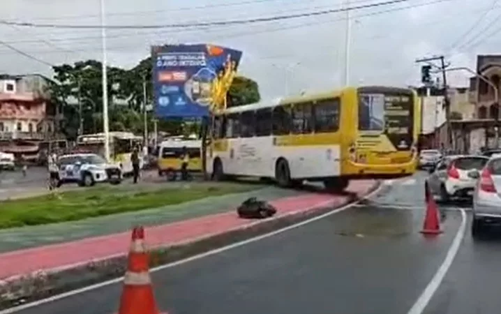 Acidente com ônibus em Periperi