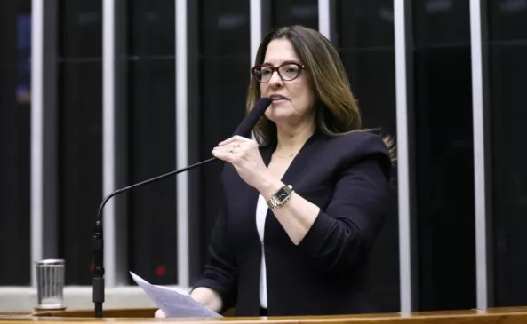 A deputada federal Rogéria Santos (Republicanos) foi a relatora do texto. Foto: Kayo Magalhães/Câmara dos Deputados