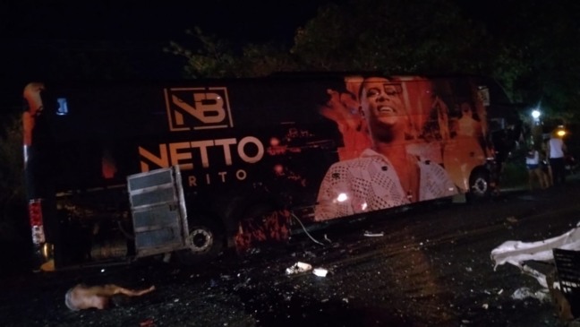 Acidente com ônibus de banda