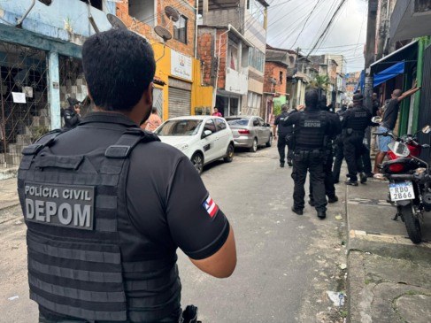 Barricadas retiradas na Polícia Civil