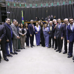 Comitiva da Bahia na sessão especial em homenagem ao 2 de Julho. Foto: Vinicius Loures/Câmara dos Deputados