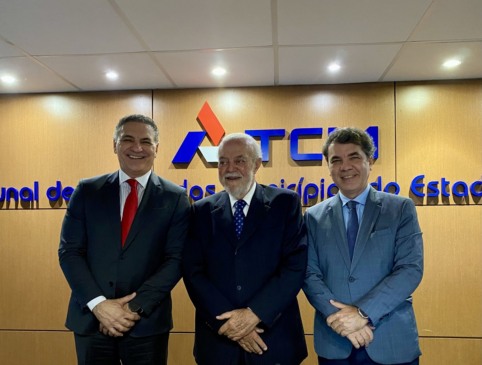 Mesa Diretora do TCM-BA. Foto: Divulgação