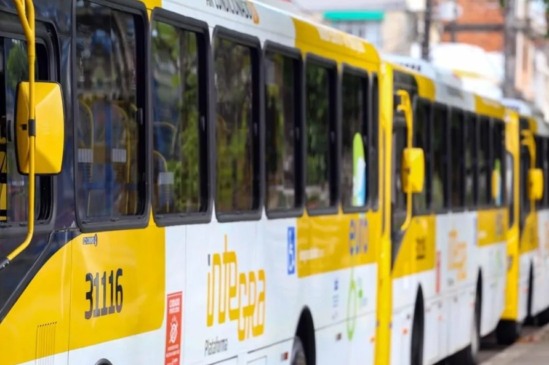 assalto a ônibus na Paralela