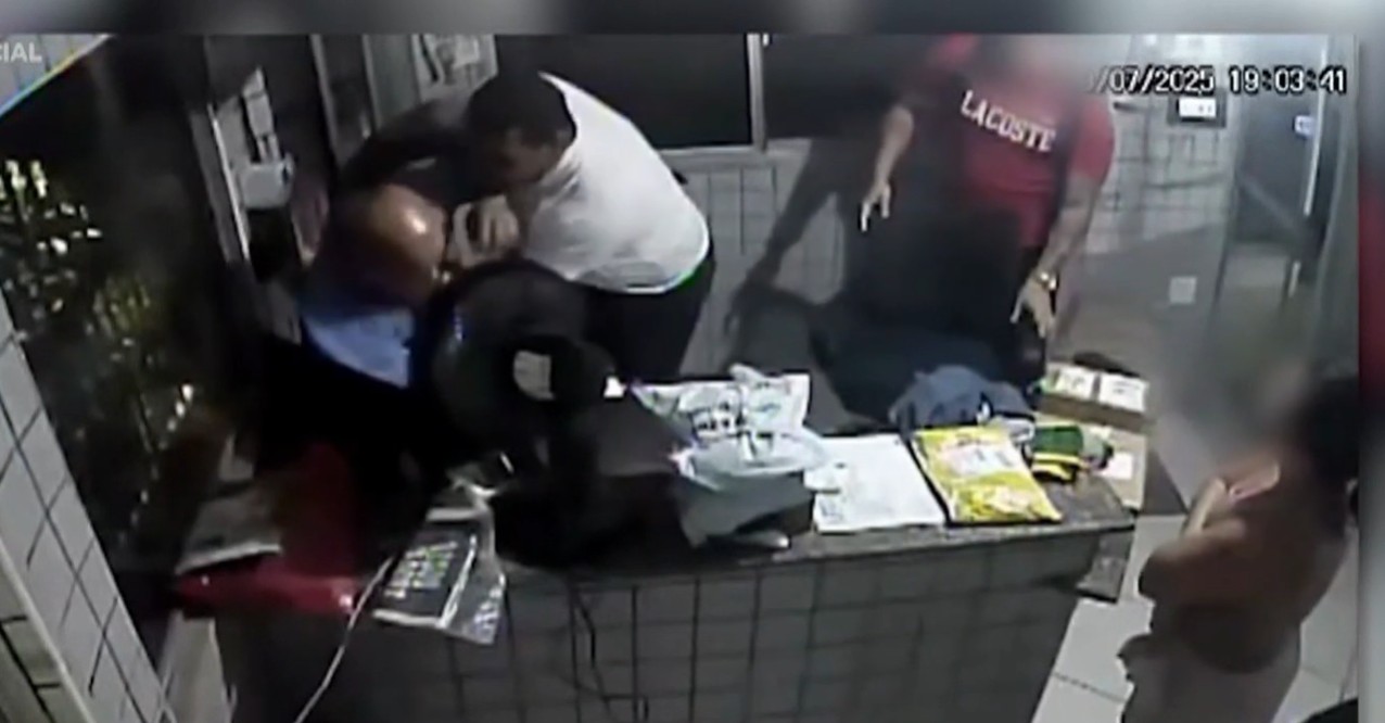 Porteiro agredido em Salvador