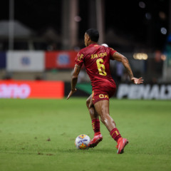 Jean Lucas em Bahia 1x0 Ceará - Semifinal da Copa do Nordeste 2025 | Foto: Letícia Martins / EC Bahia