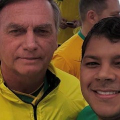 Diego Castro ao lado do ex-presidente Jair Bolsonaro. Foto: Divulgação