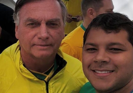 Diego Castro ao lado do ex-presidente Jair Bolsonaro. Foto: Divulgação