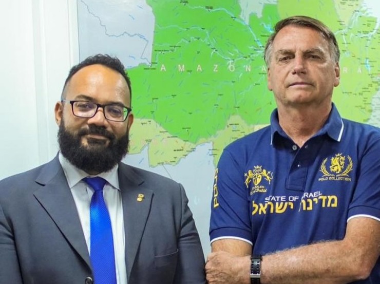 Deputado Leandro de Jesus ao lado de Bolsonaro. Foto: Divulgação