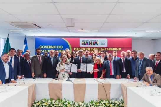 Jerônimo em reunião com deputados aliados. Foto: Divulgação