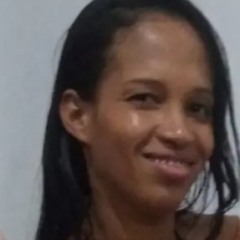 mulher morta com golpes de faca