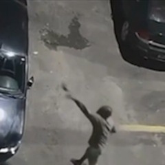Homem apedreja carros em São Caetano