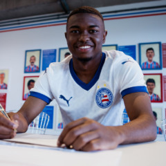 Sidney assina contrato com o Esquadrão até o final de 2028 | Foto: Letícia Martins / EC Bahia