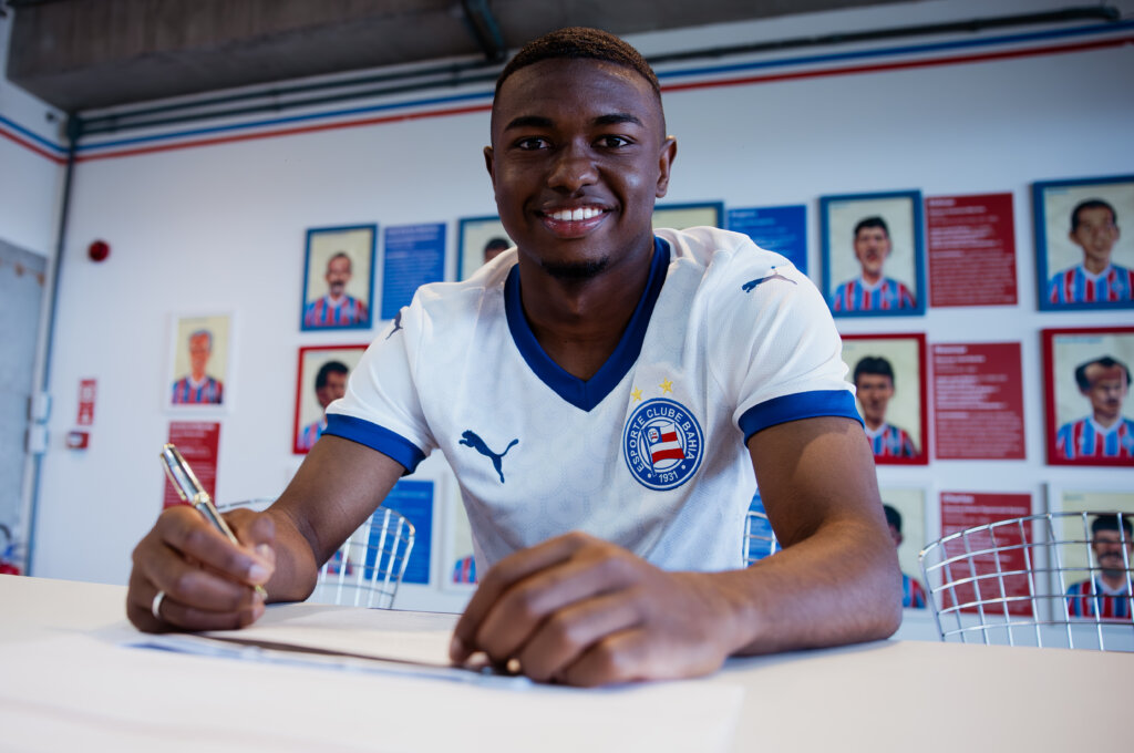 Sidney assina contrato com o Esquadrão até o final de 2028 | Foto: Letícia Martins / EC Bahia