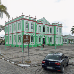 Prefeitura de Canavieiras. Imagem: Google Street View/Reprodução
