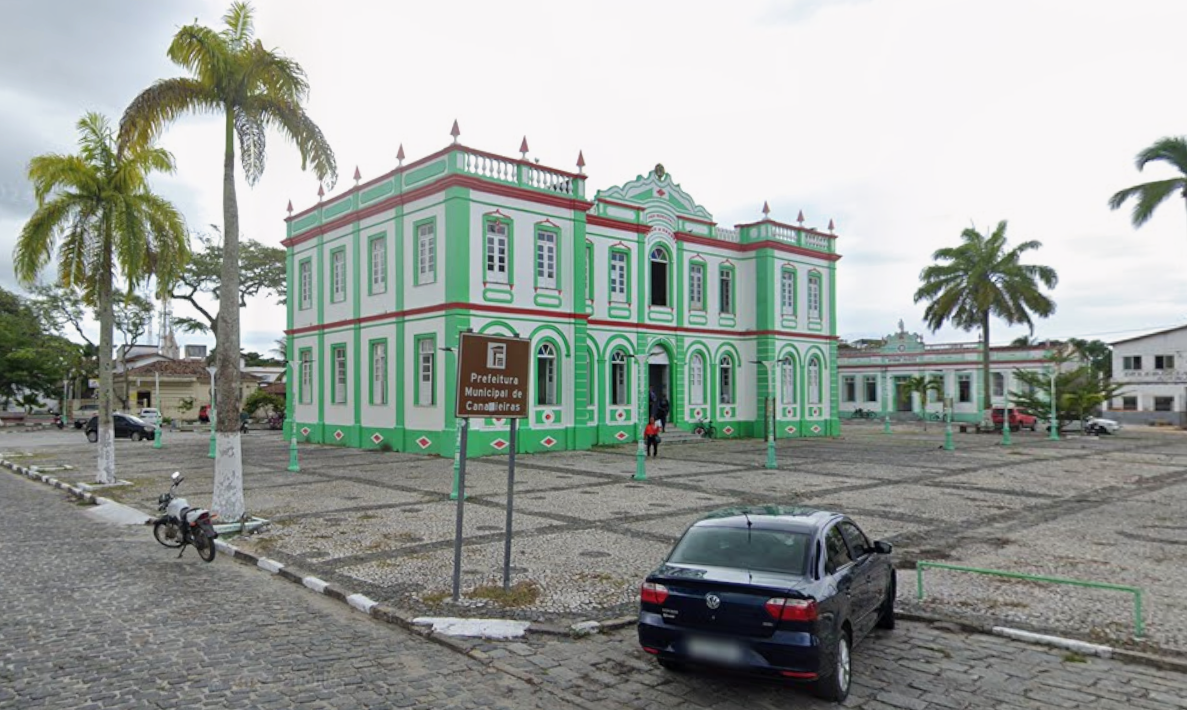 Prefeitura de Canavieiras. Imagem: Google Street View/Reprodução