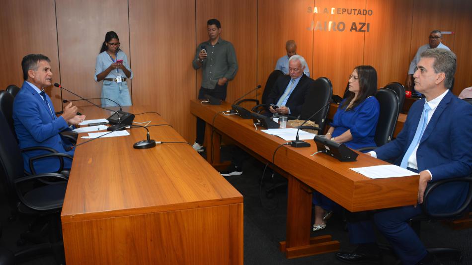 Reunião da Comissão de Infraestrutura na Alba. Foto: Juliana Andrade/Agência ALBA