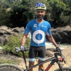 O ciclista treinava para uma competição