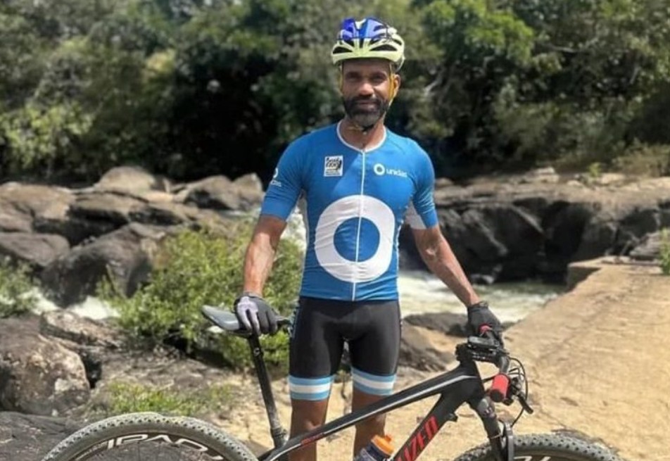 O ciclista treinava para uma competição