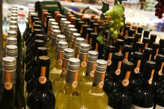 Mesmo sem casos na Bahia, Sesab adota medidas sobre intoxicação por metanol em bebidas