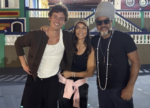 Shawn Mendes visita Carlinhos Brown no Candeal ao lado de Ivete Sangalo