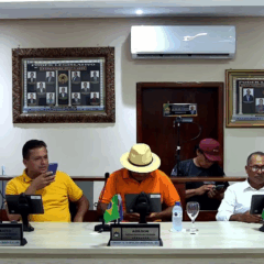 Osanito no plenário da Câmara de Crisópolis