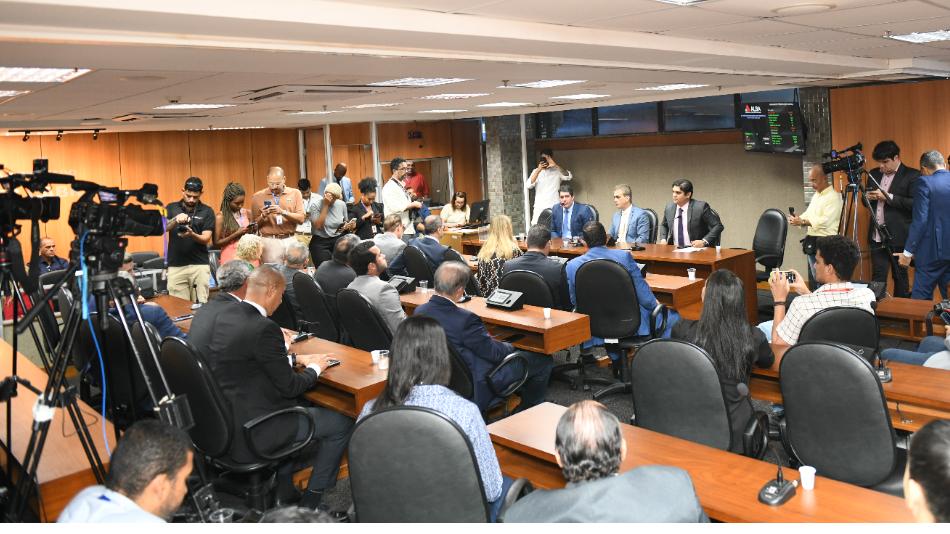 Deputado Otto Alencar Filho foi sabatinado nesta quarta-feira (10) na Alba. Foto: Ascom ALBA/Agência ALBA Deputado Otto Alencar Filho foi sabatinado nesta quarta-feira (10) na Alba. Foto: Ascom ALBA/Agência ALBA