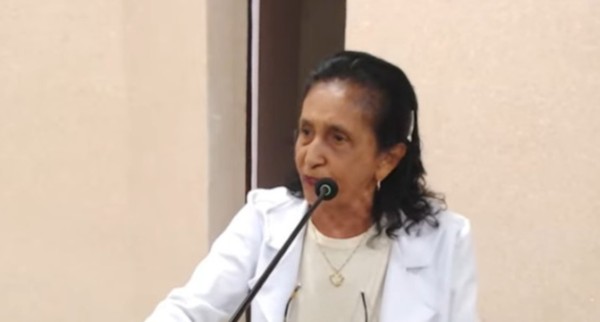 Vereadora baiana viraliza ao desejar Feliz Natal durante sessão na Câmara: 'Leve para o fundo dos infernos' Vereadora baiana viraliza ao desejar Feliz Natal durante sessão na Câmara: 'Leve para o fundo dos infernos'