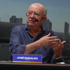 Prefeito Jos&eacute; Ronaldo. Imagem: TV Feira/Reprodu&ccedil;&atilde;o