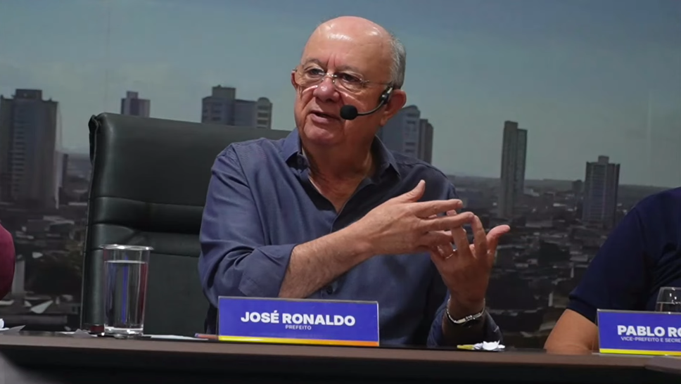 Prefeito José Ronaldo. Imagem: TV Feira/Reprodução Prefeito José Ronaldo. Imagem: TV Feira/Reprodução
