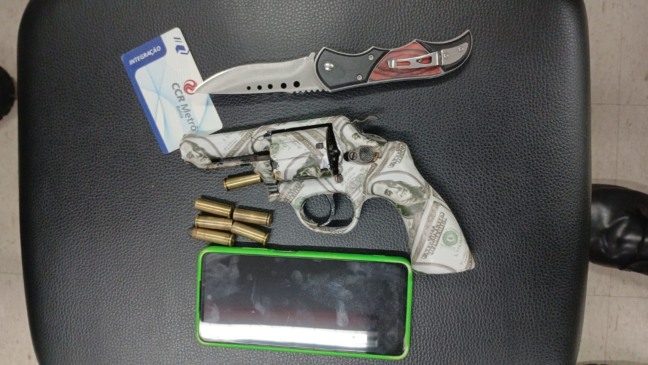 Material apreendido com suspeito. Foto: 26ª CIPM/PMBA/Divulgação