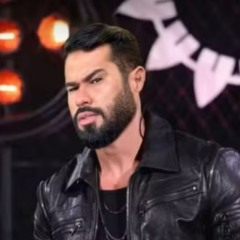 Cantor morre após bater moto em poste na Bahia