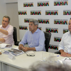 Rui Costa, Jerônimo Rodrigues e Geraldo Júnior durante reunião. Foto: Antônio Queiroz/GOVBA/Divulgação