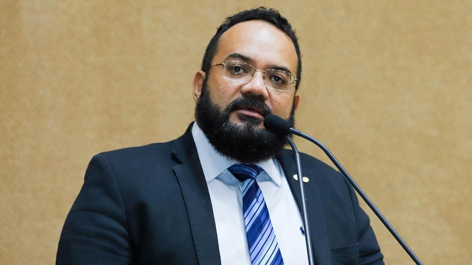 Deputado Leandro de Jesus. Foto: Vanner Casaes/Agência ALBA Deputado Leandro de Jesus. Foto: Vanner Casaes/Agência ALBA