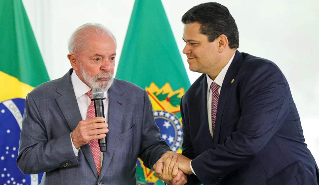 Fim da escala 6×1 começa a tramitar no senado após reunião entre lula e alcolumbre